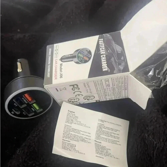 5-Port Car Charger: Fast Charge, Smart Voltage - Picture 4 of 4